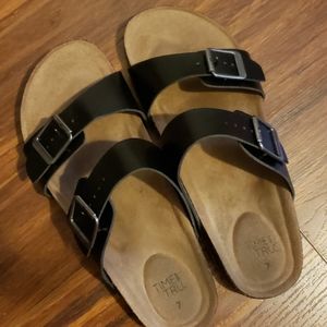 Time and Tru black buckled shoes